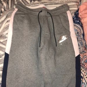 women’s nike joggers